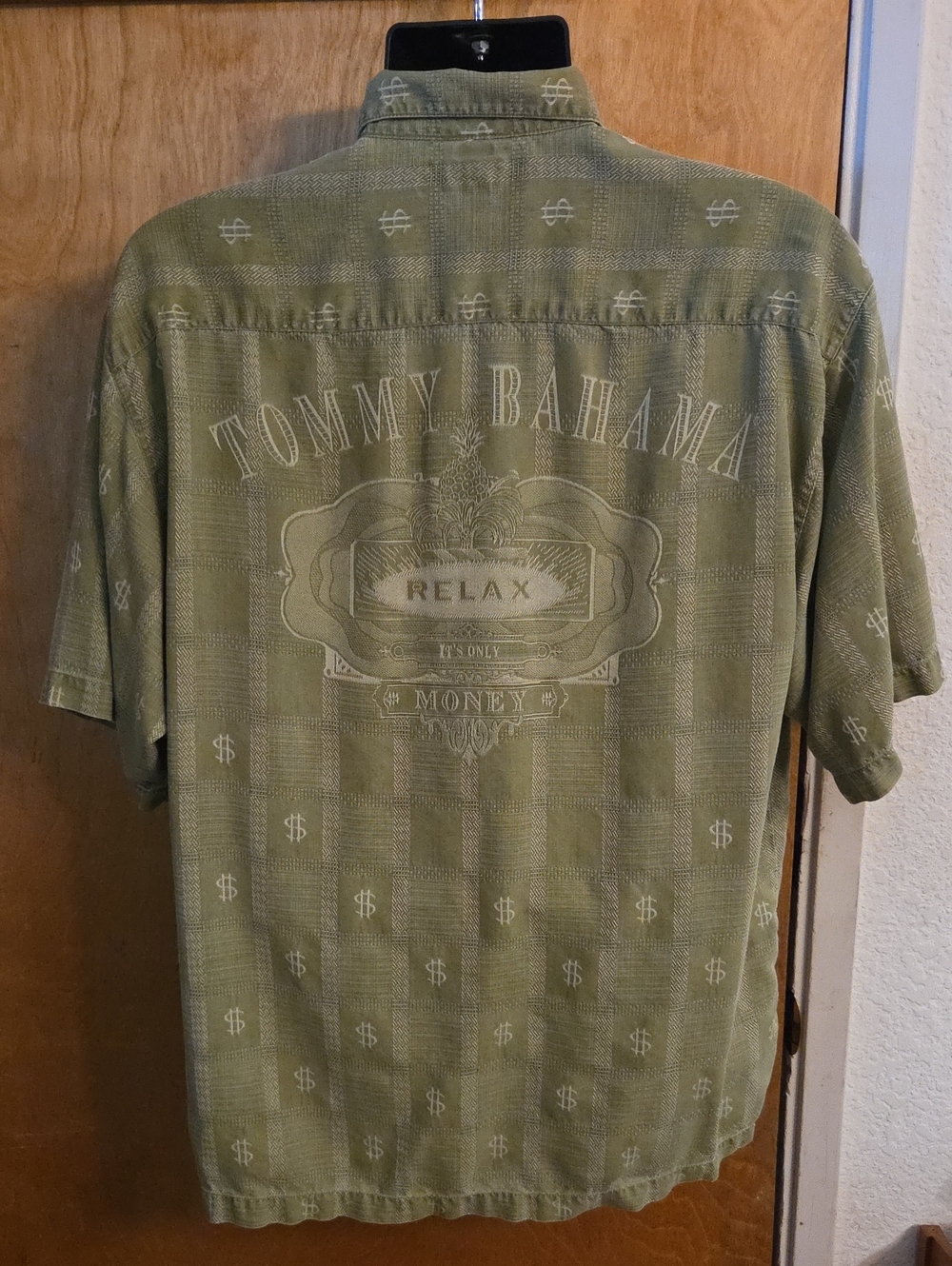 Tommy Bahama Hawaiian 100% Silk Mens Button Down Its "Relax Its Only Money" Lrg